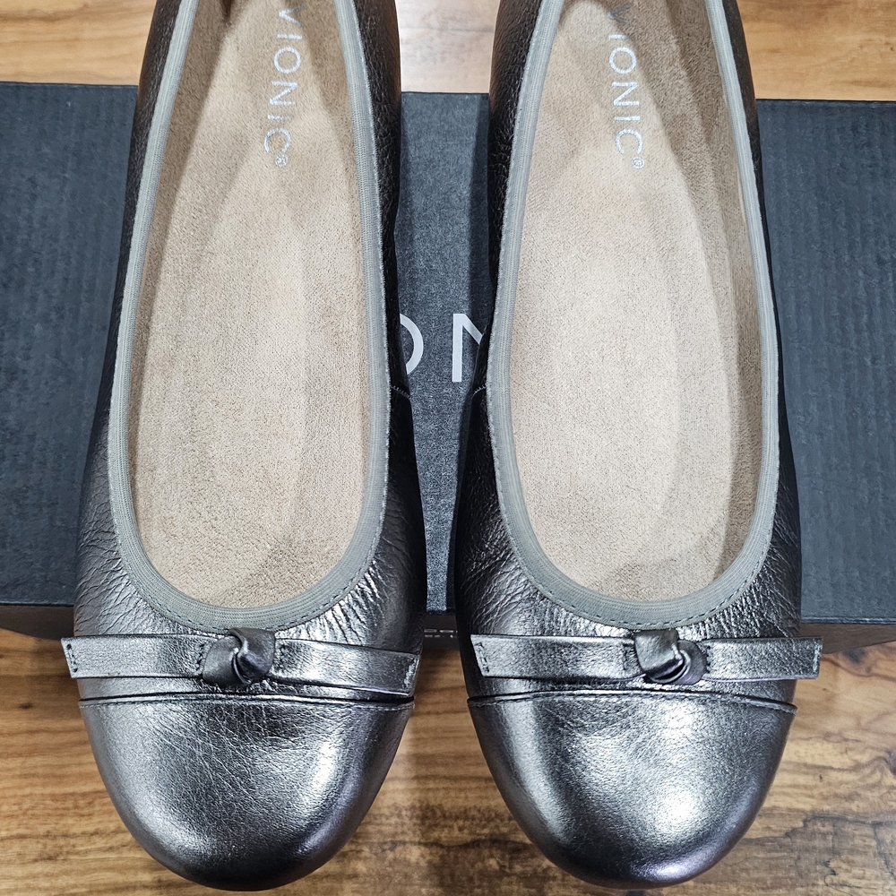 Vionic Amorie Women's Metallic Flats